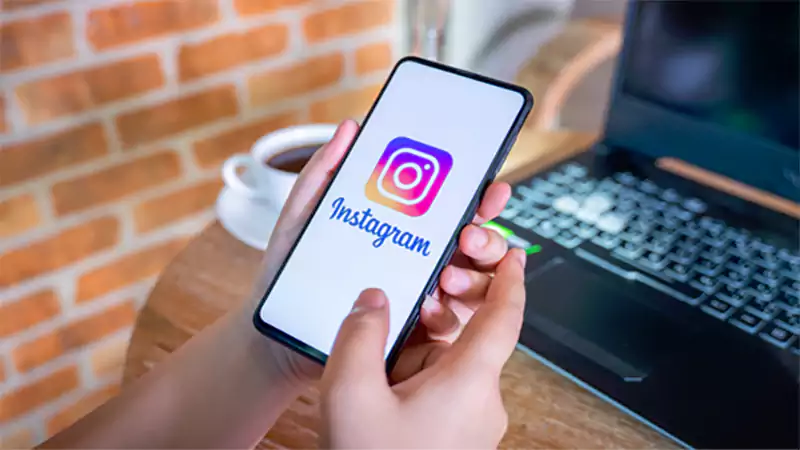 d-Social Media Algorithms